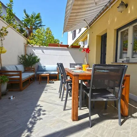 With A Parking Space - 20846